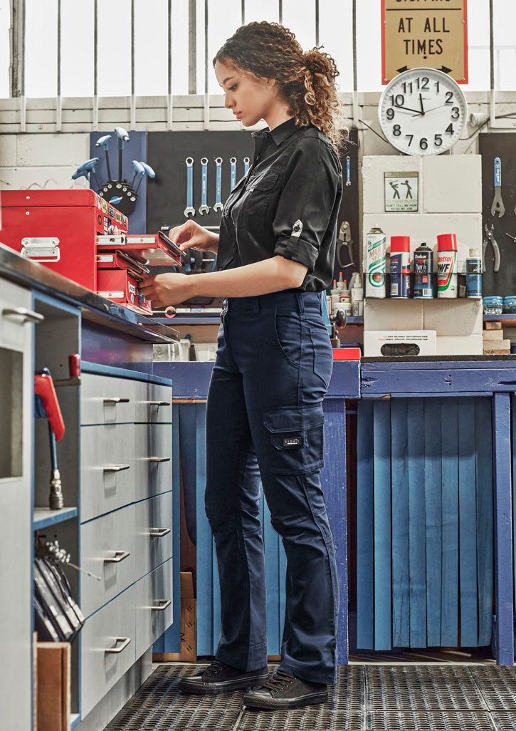 Womens Rugged Cooling Cargo Pant in Navy