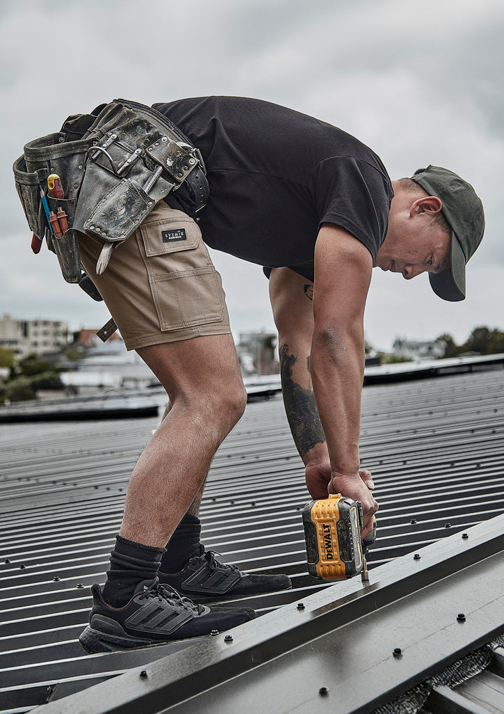Mens Essential Stretch Cargo Short in Khaki